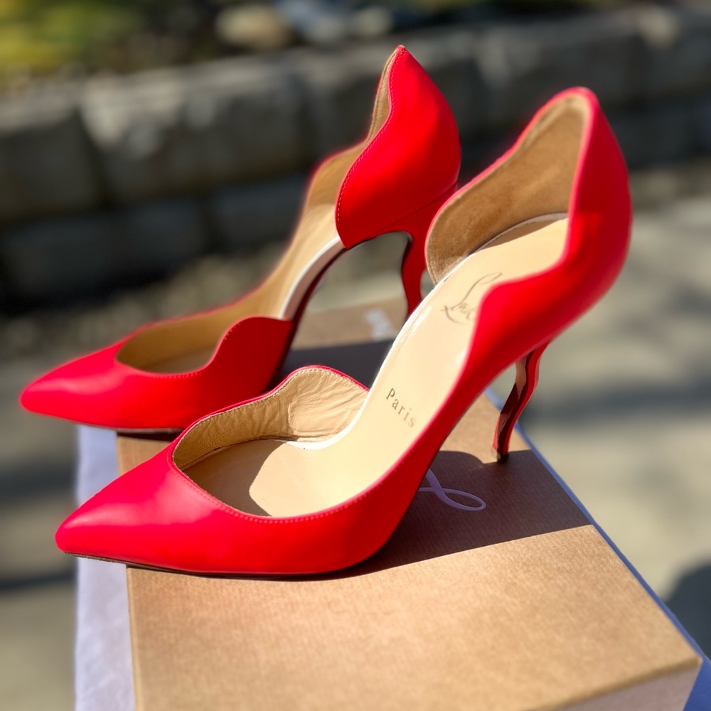 Christian Louboutin Dalida pointed toe pumps - Picture 14 of 14